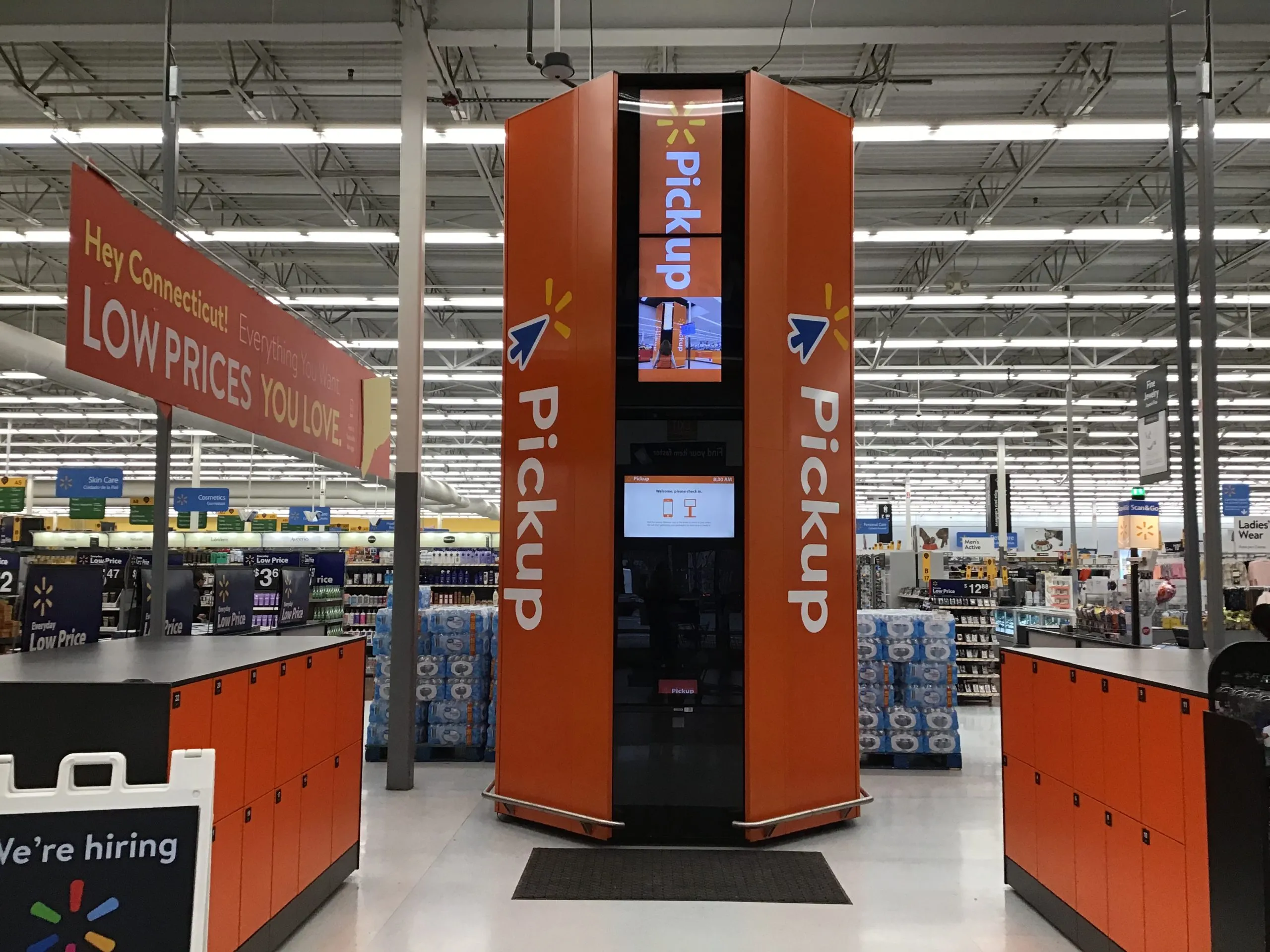 康涅狄格州沃灵福德的一处 Walmart 自提服务亭（2020年）。图片用于展示门店履约场景，并非此次平台卖家试点的现场照片。